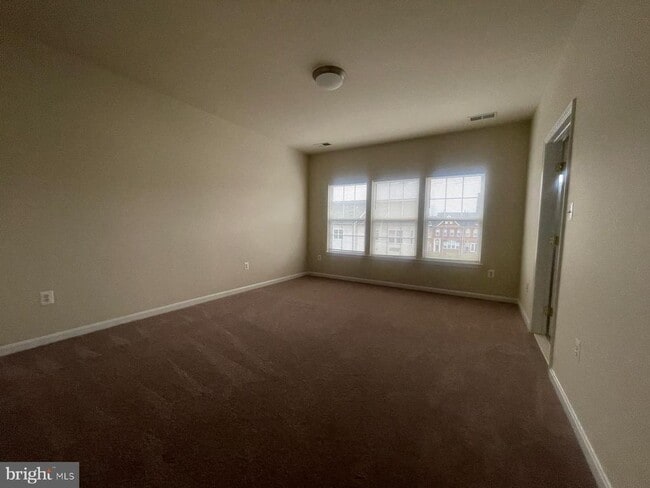 Building Photo - 24693 Kings Canyon Square