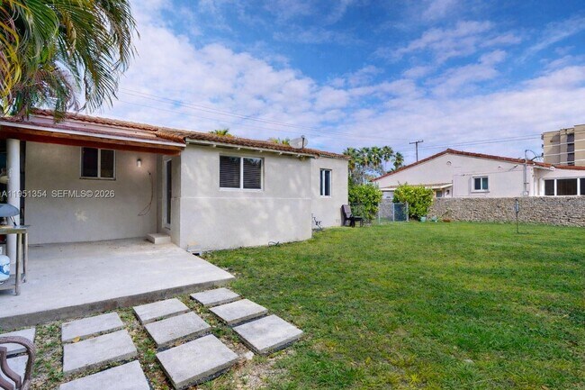 Building Photo - 3780 SW 1st St