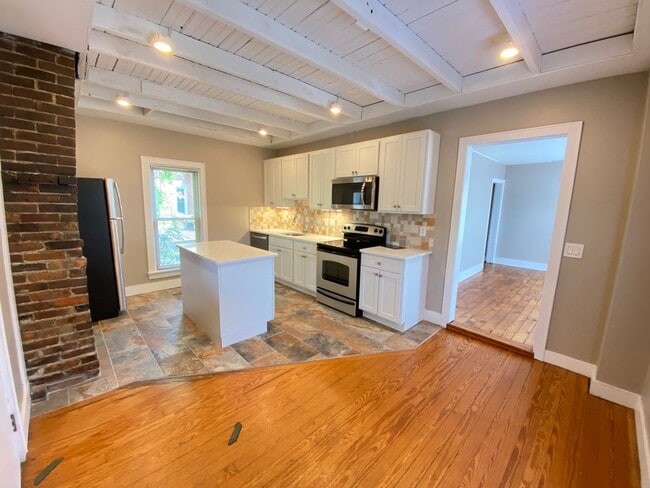 Building Photo - Hunter Ave 1273-1275 TNB