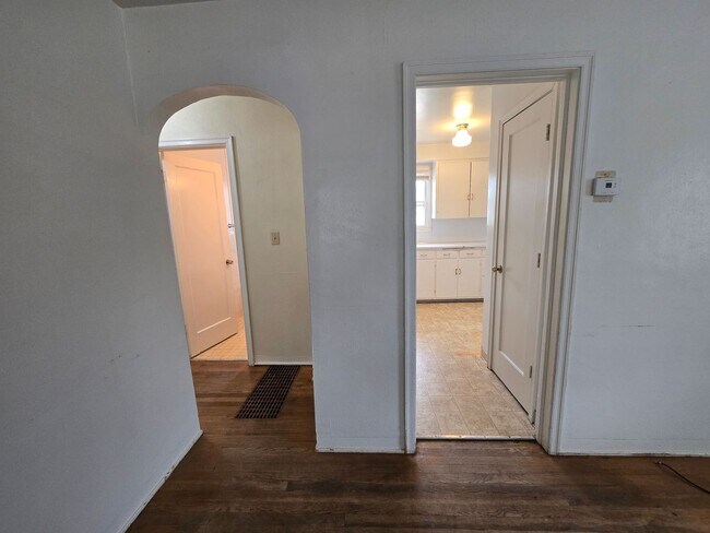 Building Photo - Spokane Valley Home Available Now!