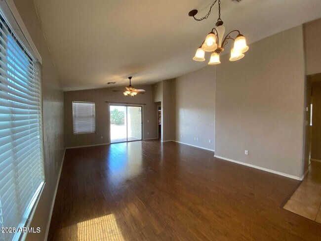 Building Photo - 1847 W Desert Seasons Dr