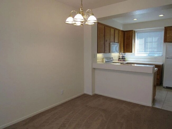 Building Photo - 1480 Los Buellis Way