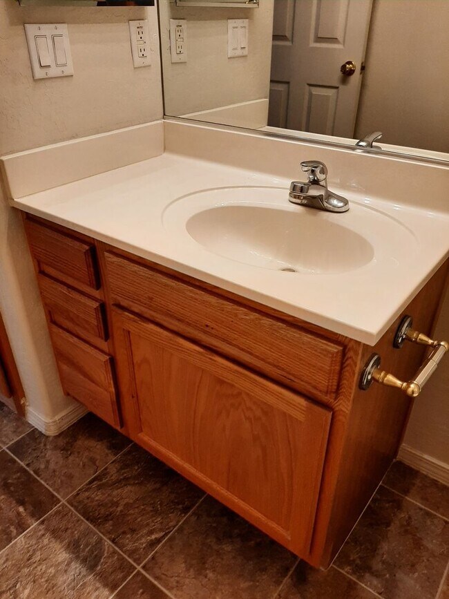 Building Photo - Cute Condo in Beautiful Yavapai Hills Community