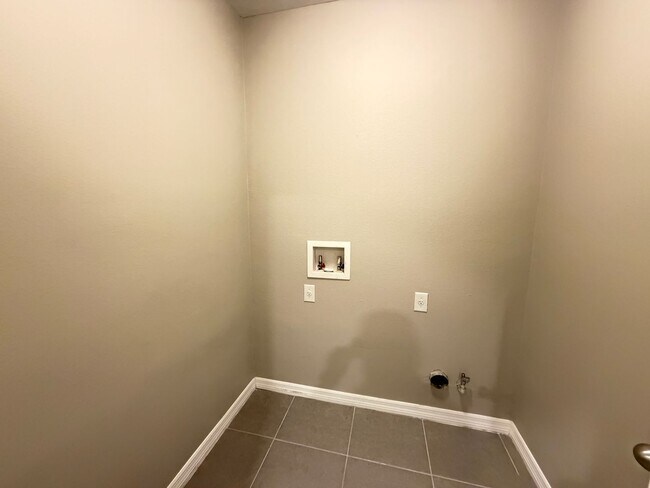 Building Photo - Wonderful 3 Bedroom, 2 Bathroom SMART Home in Wildwood!!