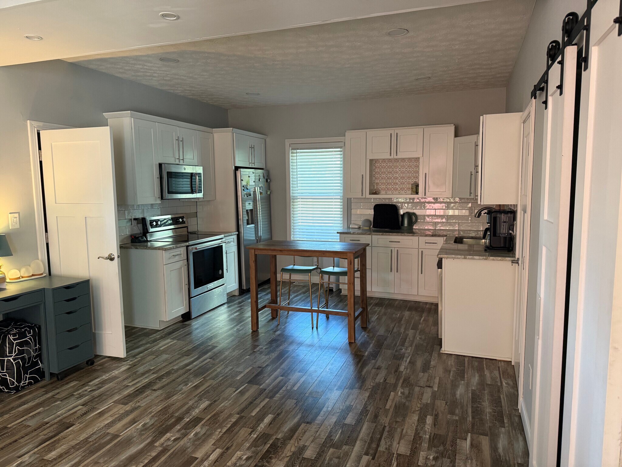 Building Photo - 5651 Bramble Ave