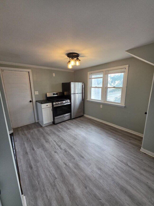 Building Photo - 3663 E Underwood Ave