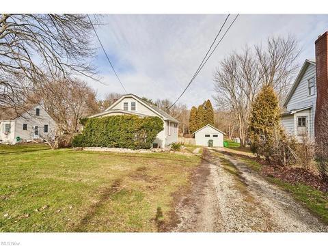 Building Photo - 1879 Greensburg Rd