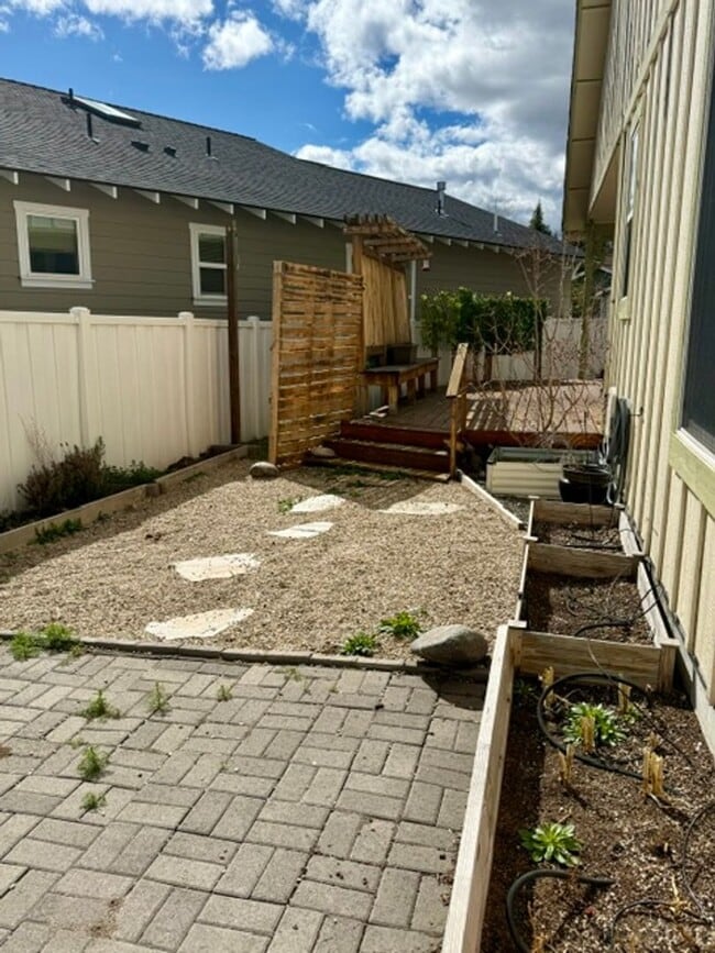 Building Photo - Charming 3-Bedroom Home in Peaceful 55+ Community!