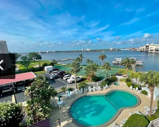 Building Photo - 100 Silver Beach Ave