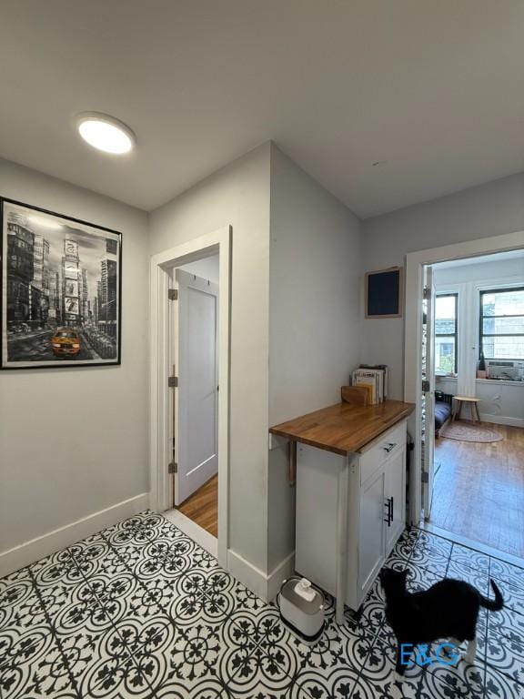 Building Photo - Top Level 2 BR (Convert. 3 Bedrooms) Townhouse Custom Apt.  with large private outdoor Space