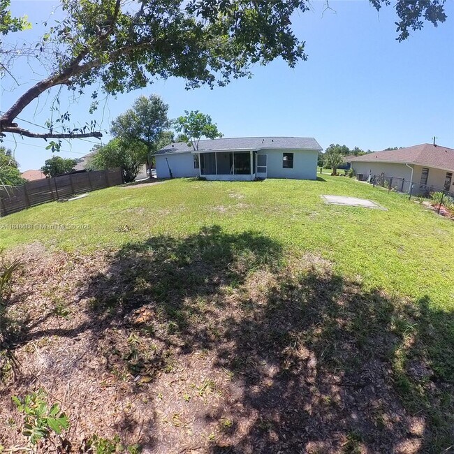 Building Photo - 21548 Seyburn Terrace