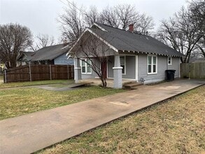 Building Photo - 909 W Wardville St