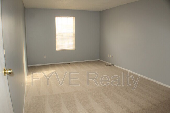 Building Photo - 4968 Silver Bow Dr