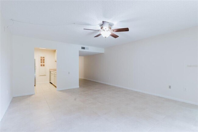 Building Photo - 510 Cranes Way