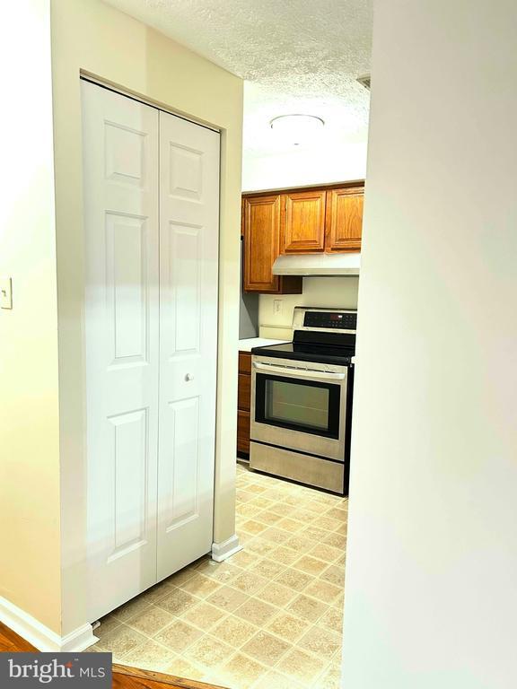 Building Photo - 803 Stratford Way