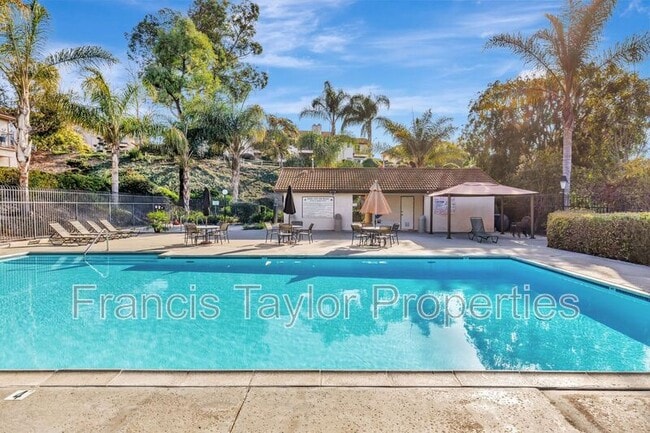 Building Photo - 2882 Andover Ave