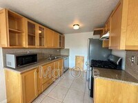 Building Photo - 1000 Central Ave