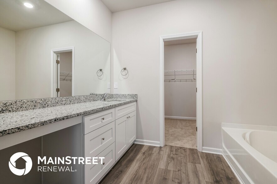 Building Photo - 2306 Curbow Dr