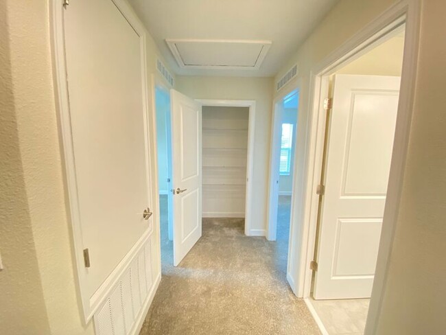 Building Photo - 4442 Seven Canyons Dr