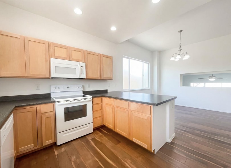 Building Photo - 444 Stonebrook Dr