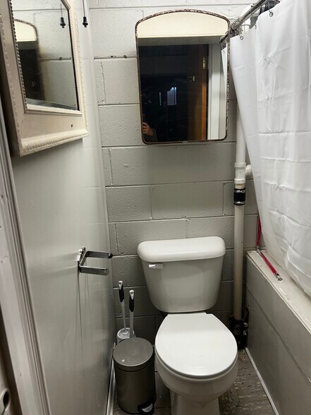 Bathroom - 1908 Kessler Blvd North Dr