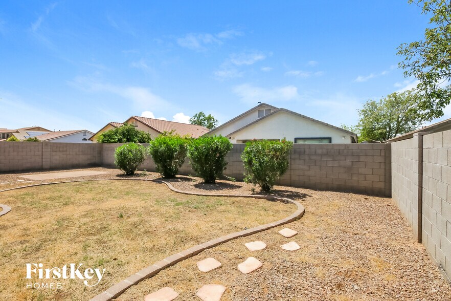 Building Photo - 12529 W Highland Ave