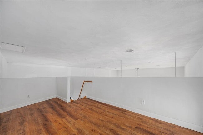 Building Photo - 4 Pallas St