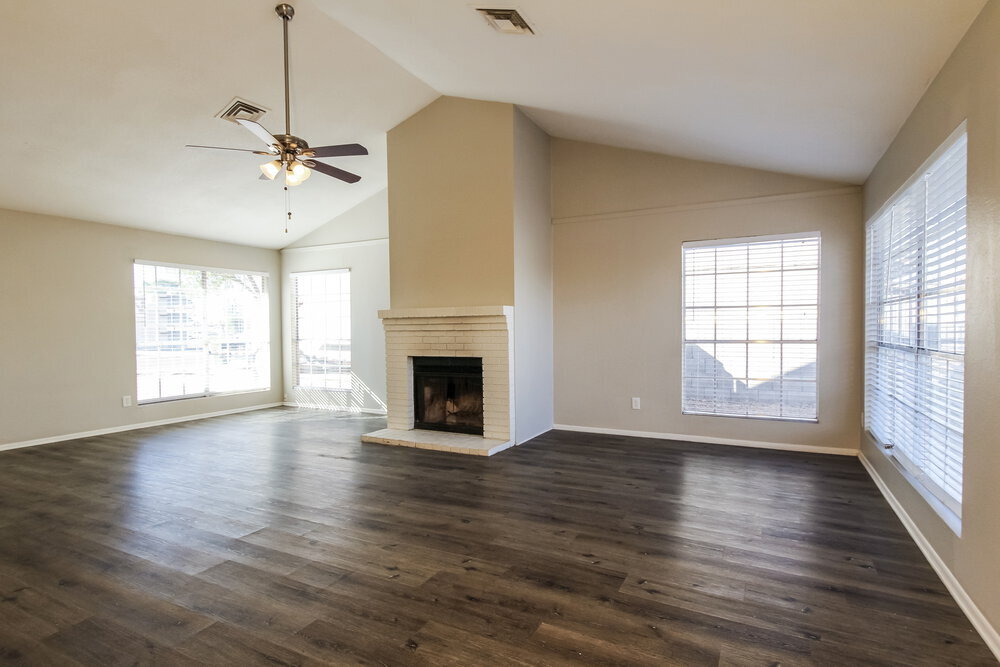 Building Photo - 6529 N 74th Dr