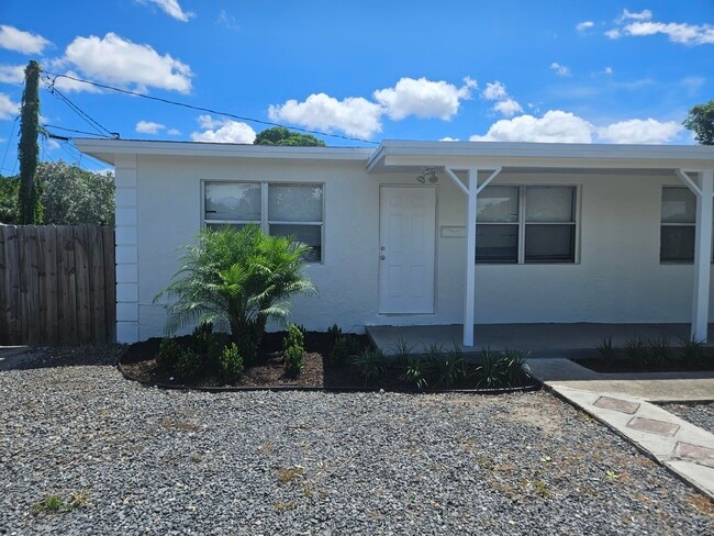 Building Photo - 1121 11th St