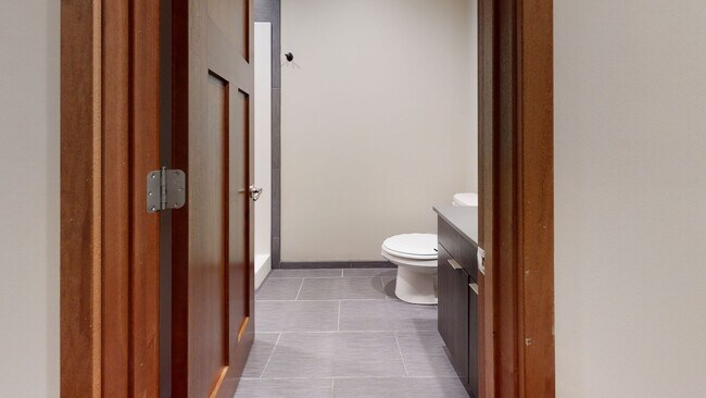 Building Photo - 1078 18th Ave SE