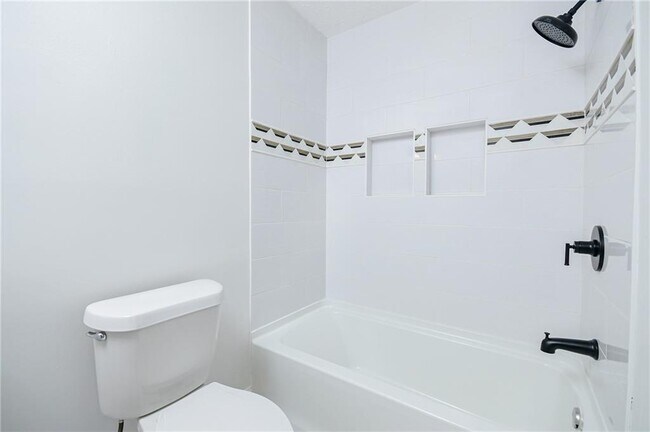 Building Photo - 5041 Alexander Ave