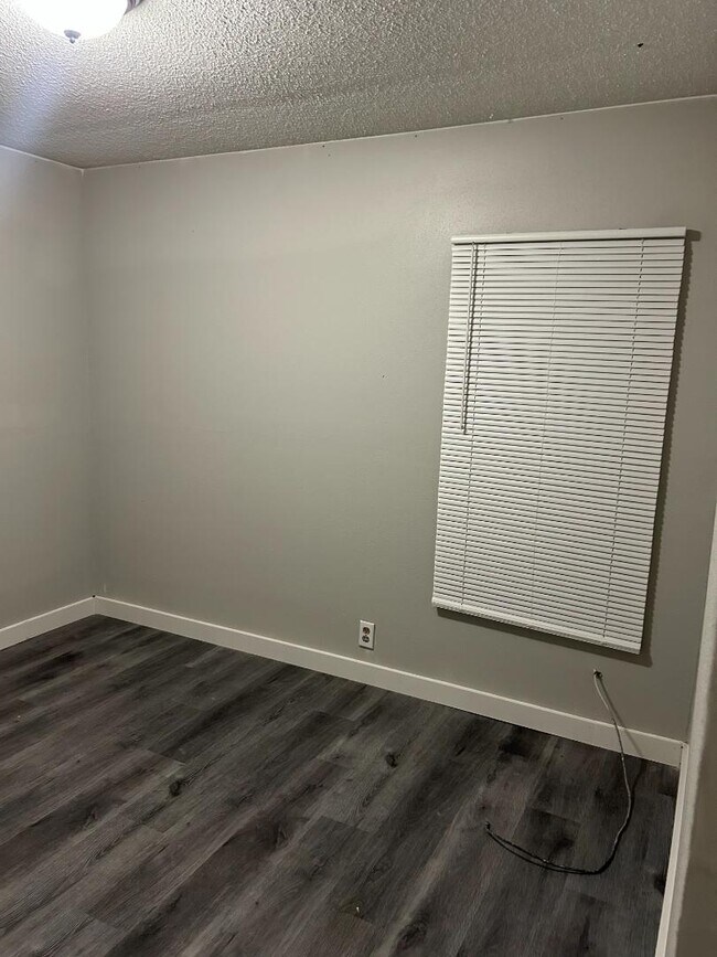 Building Photo - 188 AN Cir