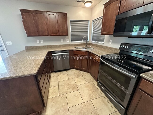 Building Photo - 1293 W 570 N