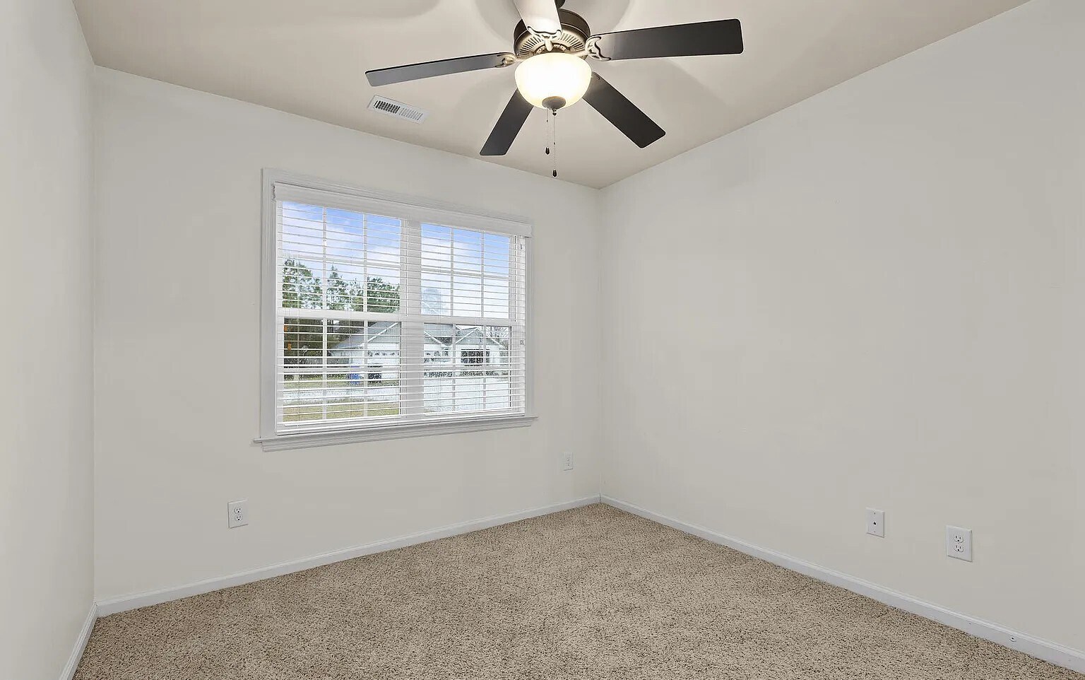 Building Photo - 1003 Wt Whitehead Dr