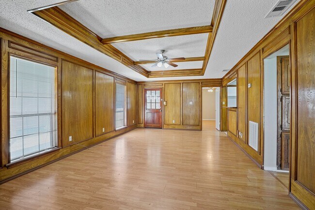 Building Photo - 226 E Pritchard Ln