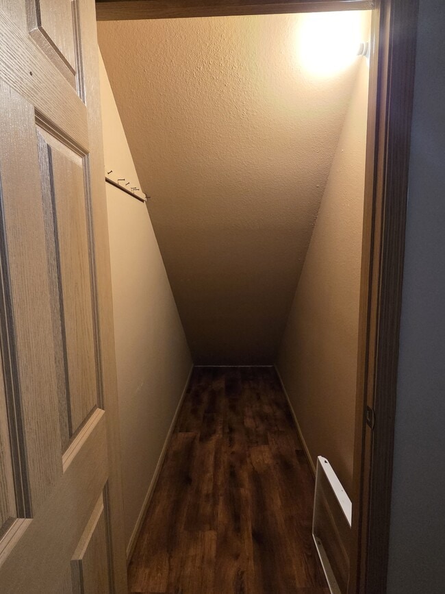 Building Photo - 408 Cedar Pl