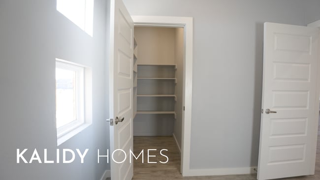 Building Photo - 305 Kirks Holw