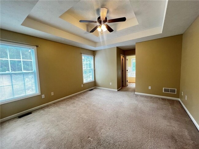 Building Photo - 633 Forest Pine Dr