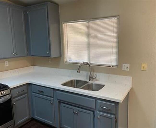 Building Photo - Cozy Home For Rent