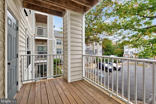Building Photo - 9806 Feathertree Terrace