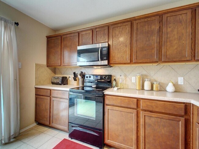 Building Photo - 3420 Bach Dr