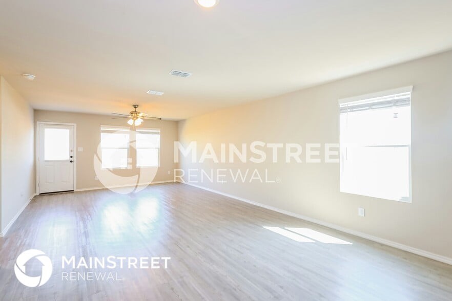 Building Photo - 8511 Bunting Pl