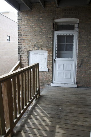 Building Photo - 3917 N Southport Ave