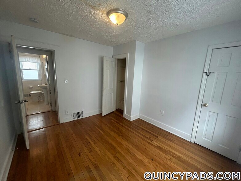 Building Photo - 46 Lawn Ave