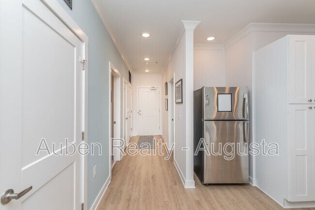 Building Photo - 111 Railroad Ave