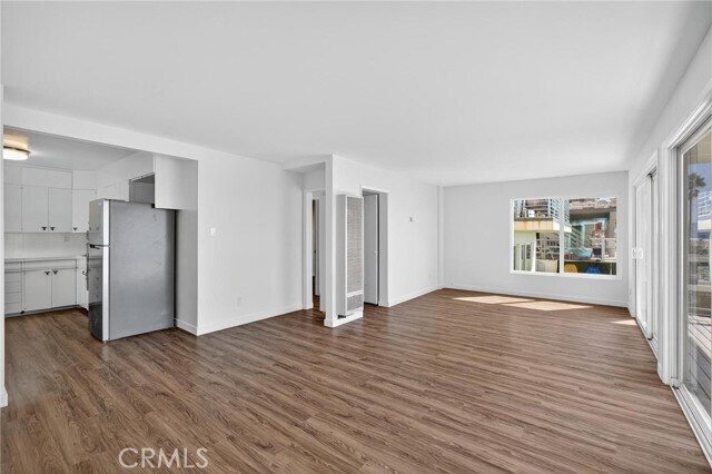 Building Photo - 4416 The Strand