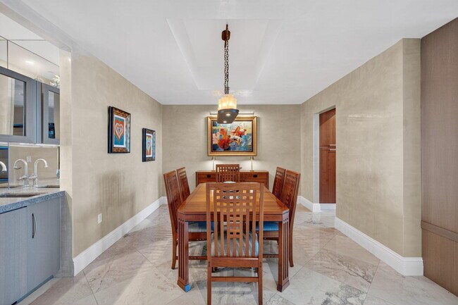 Building Photo - 1600 S Ocean Blvd