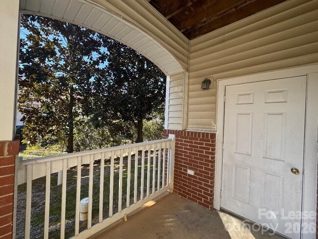 Building Photo - 16412 Redstone Mountain Ln