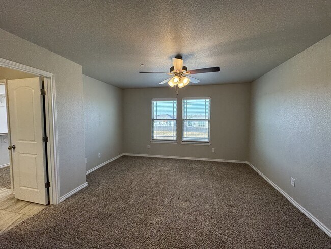Building Photo - 7611 Stonehollow