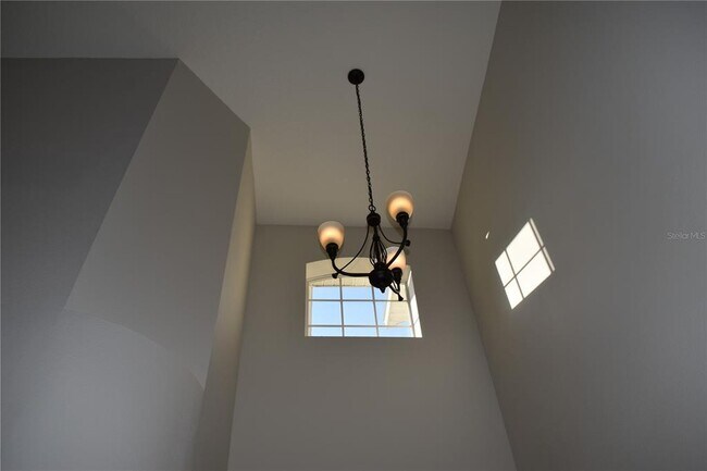 Building Photo - 15509 Montilla Loop